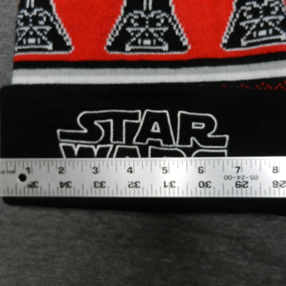 Star Wars Winter Hat Beanie Adult Red Black Darth Vader Classic Embroidered Logo - Picture 2 of 9